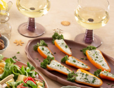 Gevulde snackpaprika met kruidenroomkaas product foto