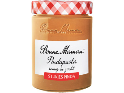Pindapasta met stukjes product foto